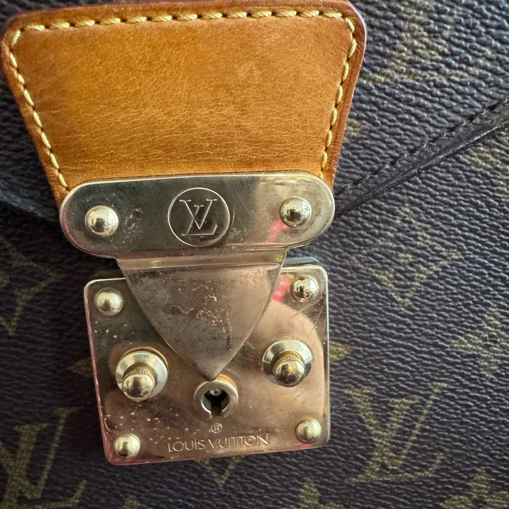 Louis Vuitton Porte Document Bandoliere Men's Bag with free COA